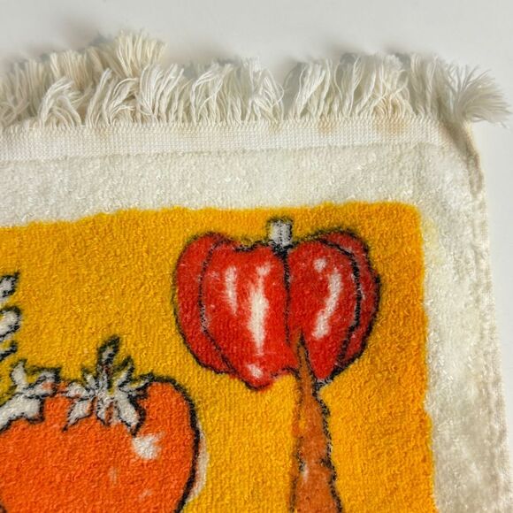 Vintage Yellow Kitchen Vegetables Towel 70s - Picture 2 of 7